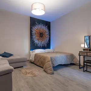  Apartament V B M